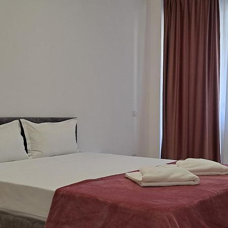 Relax Home Apartment Q Iasi Ngoại thất bức ảnh