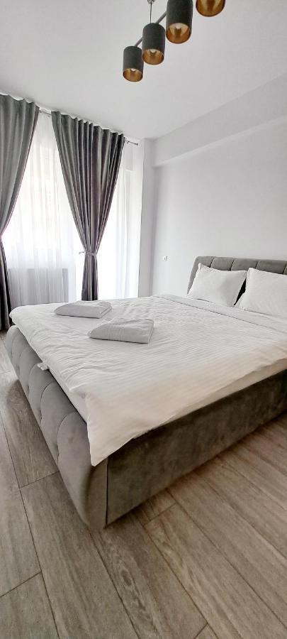 Relax Home Apartment Q Iasi Ngoại thất bức ảnh